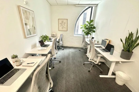 Windowed Private Day Office 240 