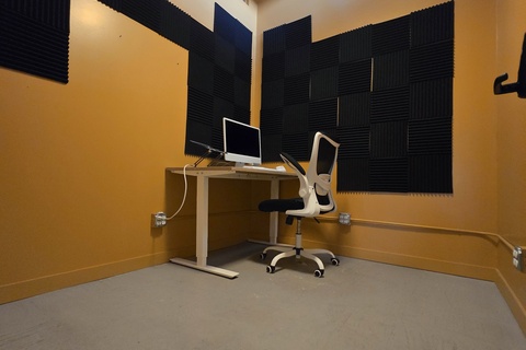 1 Person Private Office