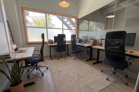 4-Person Private Office with Windows