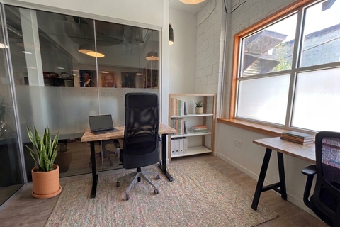 4-Person Private Office with Windows