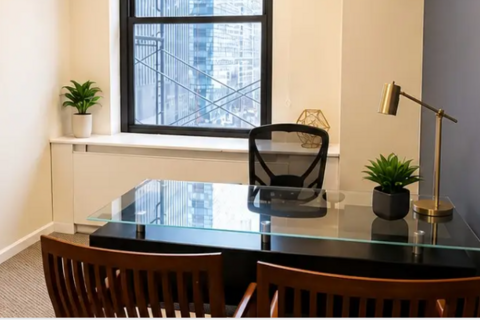Private Window Day Office 4009