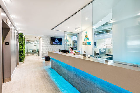 07 Front Desk
