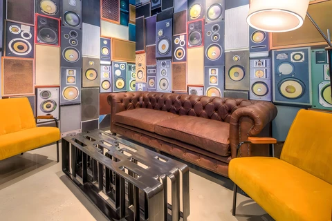 Studio, Washington