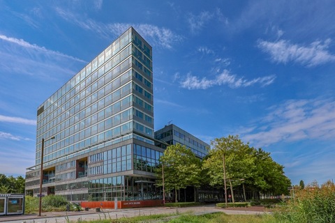a large building