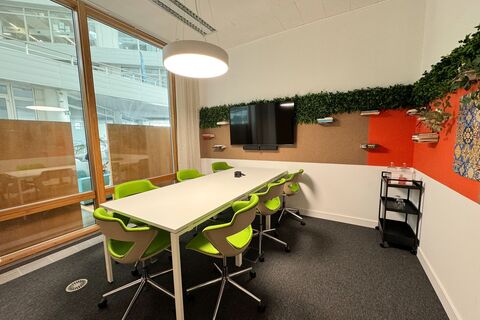 P.0.02 - Green Room