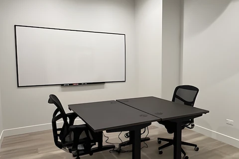 Huddle Room - Glen Ellyn