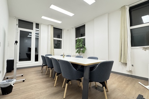 F10 Meeting Room 