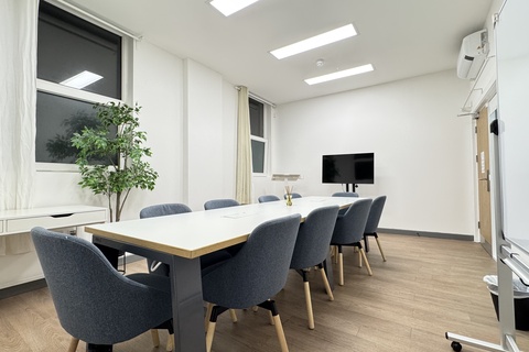F10 Meeting Room 