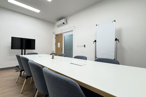 F10 Meeting Room 