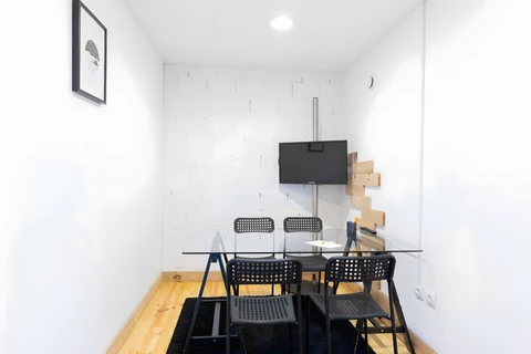 Meet Meeting Room