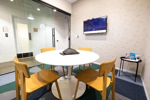 Wards Corner - 16th Floor