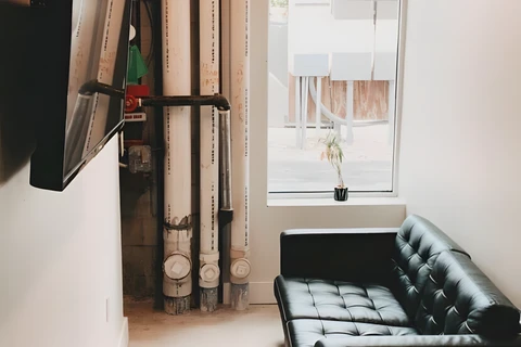 Small Huddle Room for 3