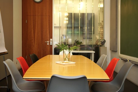 Think: A meeting room for concentrated attention