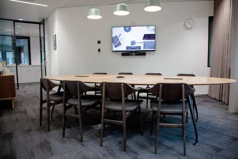 Meeting Room: 1.4 