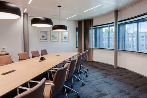 Meeting Room: 1.6 