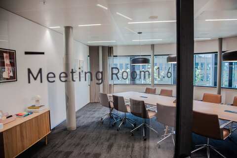 Meeting Room: 1.6 