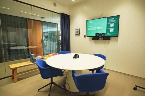 Meeting Room: 1.1 