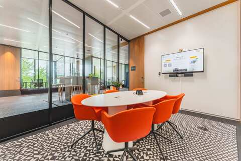 Meeting Room: 3.1 
