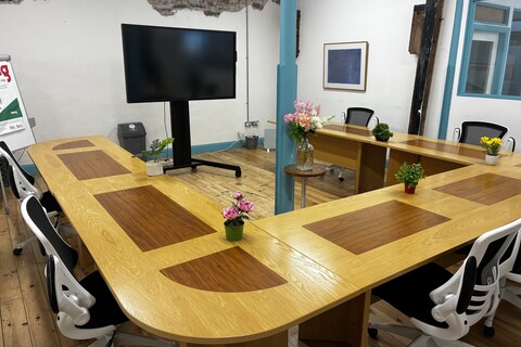 Cliffs Meeting Room / Boardroom