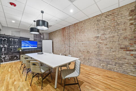 Globe - Middle Floor, TV