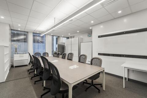 14-Seat Conference Room (Toronto Downtown)