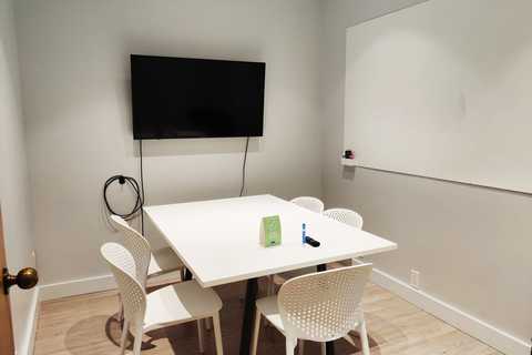 5-Seat Meeting Rooms (Toronto Downtown)