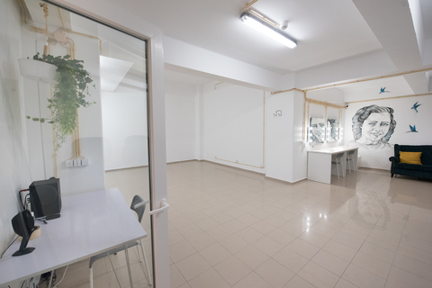 Photo Studio / Conference Room