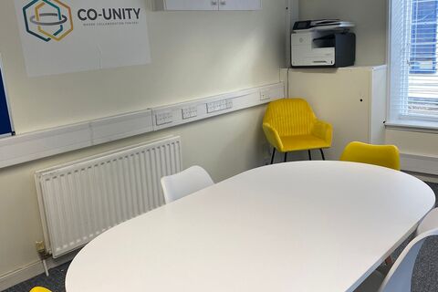 Co-Unity Meeting Room 