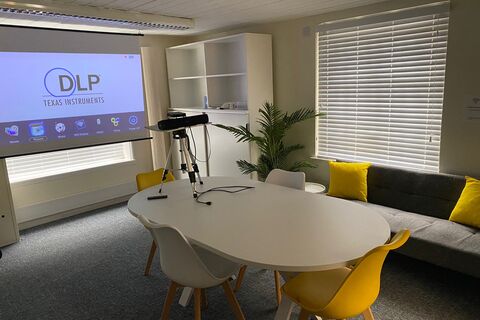 Co-Unity Meeting Room 