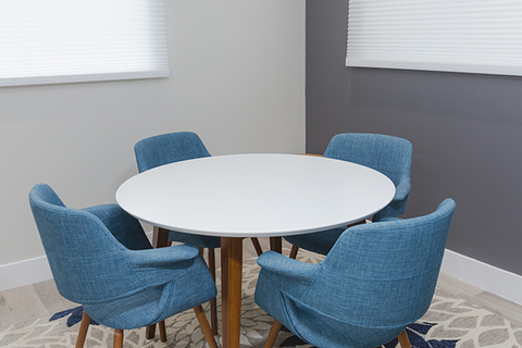 Conference Room (4 people) 