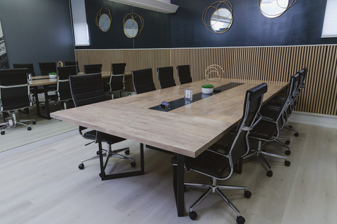 Conference Room (10-12 people)
