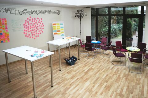 The Meeet Pavillon: Large training room, conference room, and workshop area with class