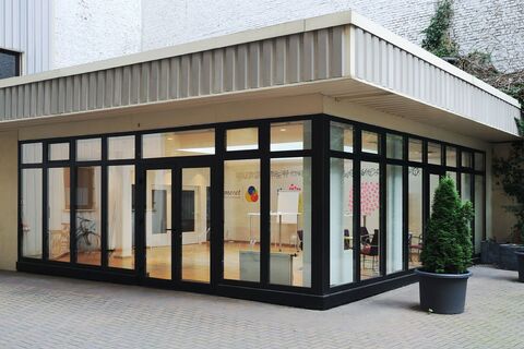 The Meeet Pavillon: Large training room, conference room, and workshop area with class