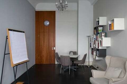 Study: Our most dignified consultation room - space for confidential discussions