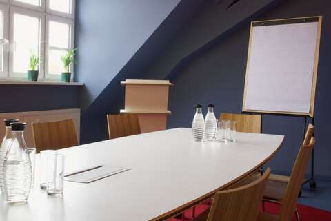 Konrad: Trainings, meetings or online events above the rooftops of the city