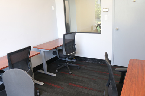 4 Desk CoWorking Space