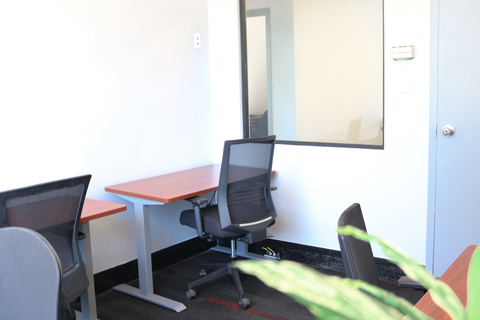 4 Desk CoWorking Space