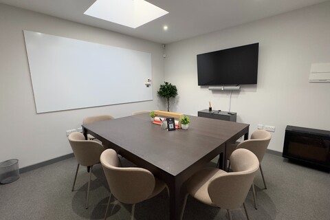 F8 Training & Meeting Room